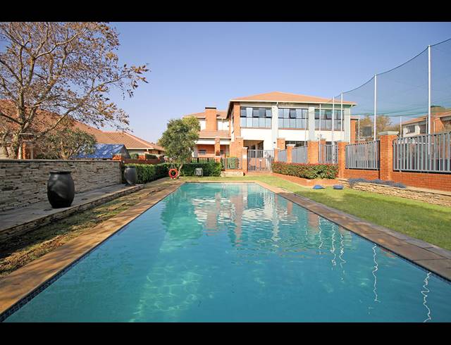 2 BEDROOM APARTMENT FOR SALE IN GREENSTONE HILL